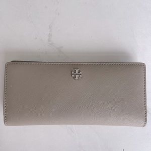 Light grey Tory Burch wallet